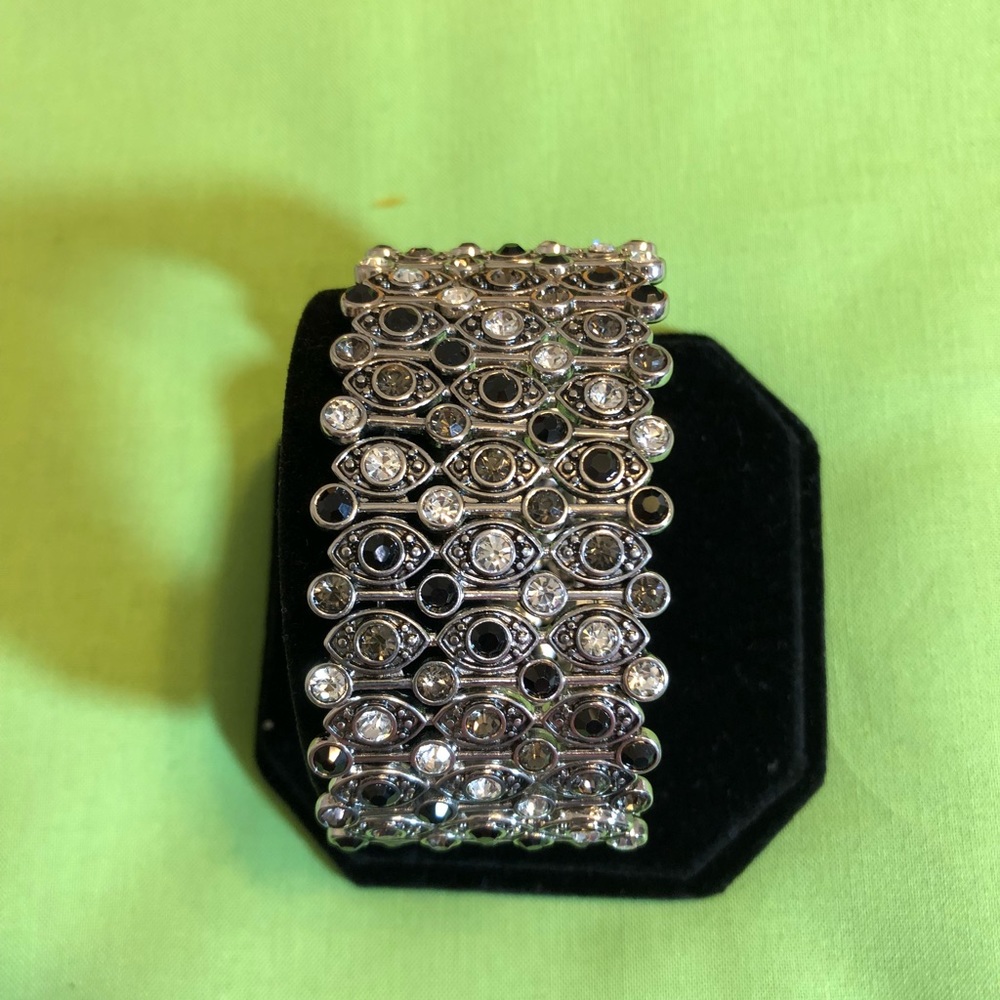 PREMIER DESIGNS BLACK AND CLEAR CRYSTAL BRACELET